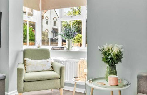 Wheatley House - Great Location - Free Parking, Self-Check-In, Fast Wifi and Smart TVs by Yoko Property - Foto 15