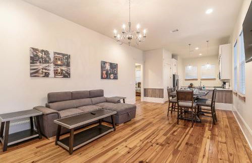 Hosteeva 3 BR Cottage Close to St Charles 5 m Ride to FQ - Foto 1