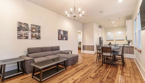 Hosteeva 3 BR Cottage Close to St Charles 5 m Ride to FQ - Foto 1