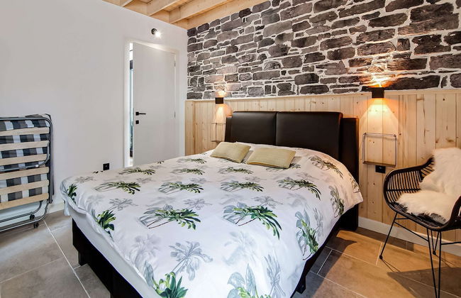 Holiday Home in Biron With Barrel Sauna - Photo 9