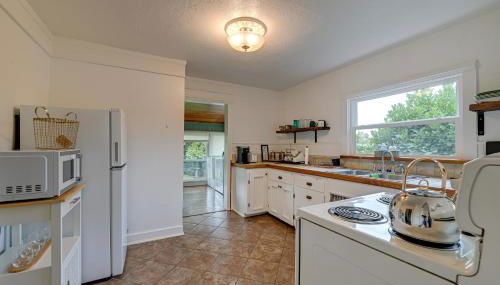 Cozy Grants Pass Home about 9 Mi to Rogue River Access - Foto 2