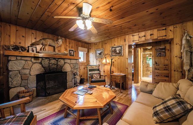 Cozy Riverside Getaway Pine Bend Cottage - Foto 15