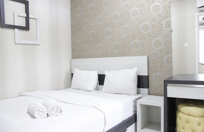 Simply Homey 2BR Apartment Parahyangan Residence - Photo 1