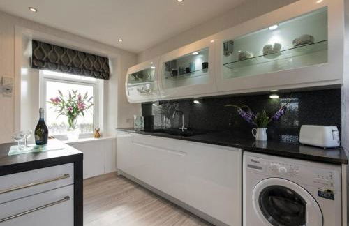 The Old School House - Cosy 3 bedroom Cottage - Photo 3