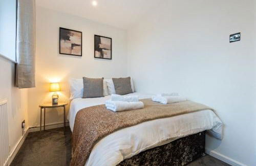 Cozy 2BR Getaway - Private Hot Tub & Bath Retreat - Foto 10