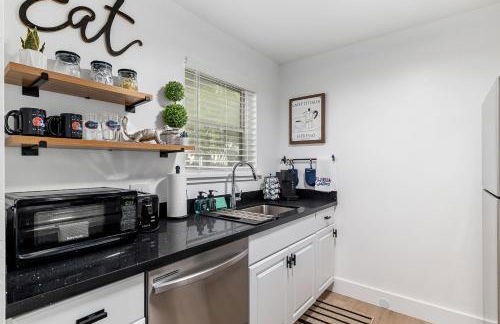 Modern & Stylish Condo Near UF, Shands & VA - Foto 17