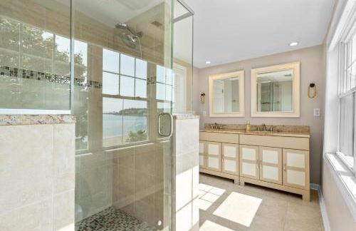 Beachfront Apartment - 8 min from downtown - Foto 12