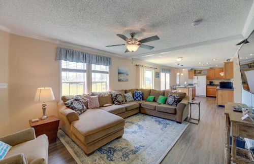 Family Home and Fire Pit and Deck, 11 Miles to Beach! - Foto 2