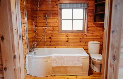 Finlodge- Pet-Friendly Scandinavian Cabin - Photo 45