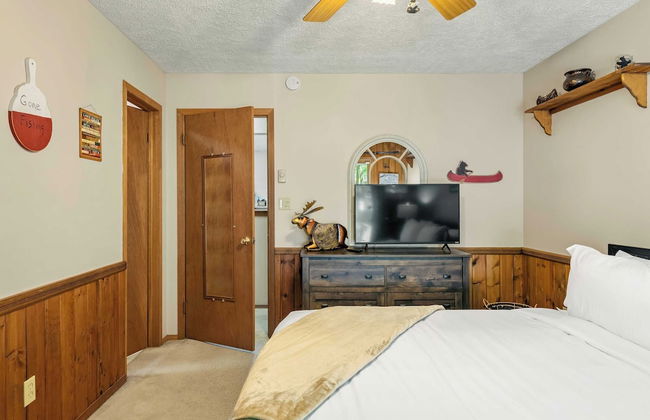 Shady Pines by Avantstay Enclosed Porch, Game Rooms, & Lake/beach Access! - Foto 20