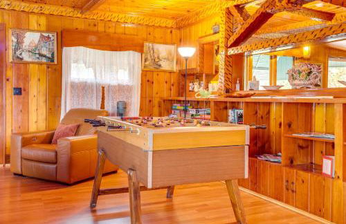 Retro Rhinelander Lake Retreat with Fire Pit! - Foto 8