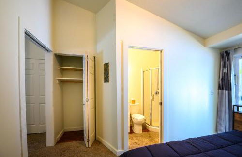 Blue House - private 2 bed, 2 bath home with garage - Photo 26