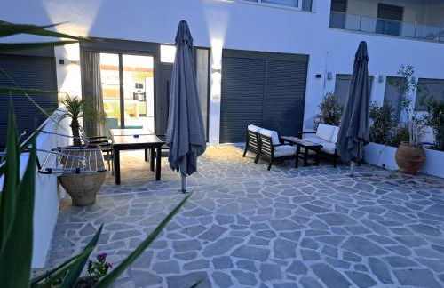 Courtyard Luxury Suites “ APOSTOLOS” - Foto 26