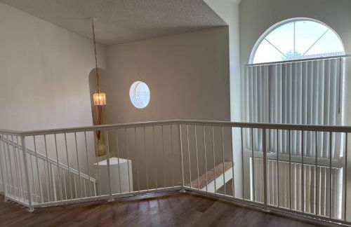 Extended Stay 3 or 4 Beds Cozy Smart Home Living - Photo 6