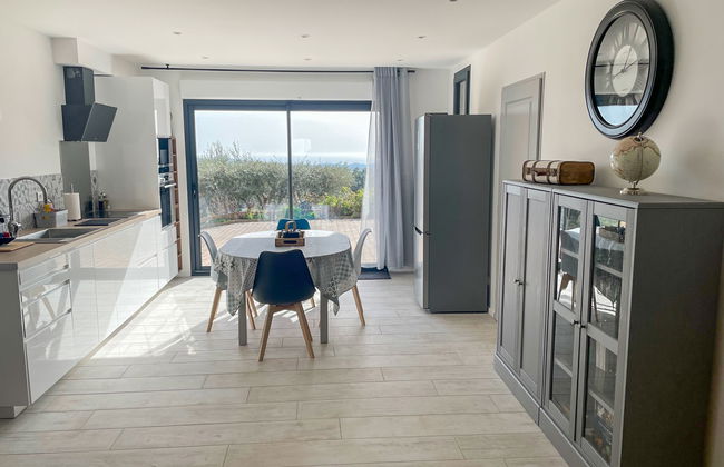 4 bedroom House in La Valette-du-Var with private pool and garden - Photo 28