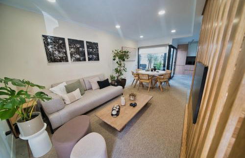 Elements Milfontes - Japandi Designed House - City Center - Photo 11