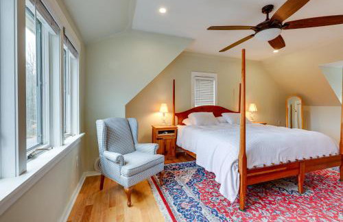 Expansive Wilmot Escape with Deck Near Skiing! - Foto 14