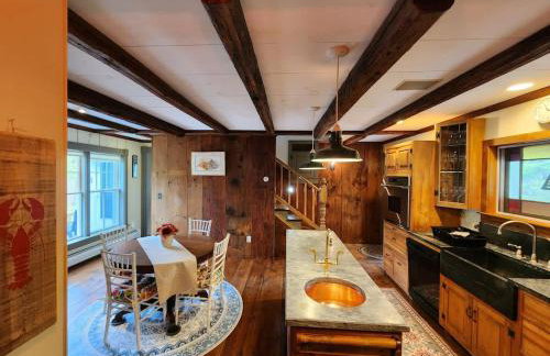 Acadia Lobsterman's Coastal Farmhouse - Foto 12