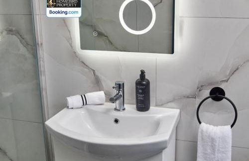 Beautiful 3BDR House By Homebird Property Management Short Lets & Serviced Accommodation Leeds With Free Parking & Free WiFi - Foto 47