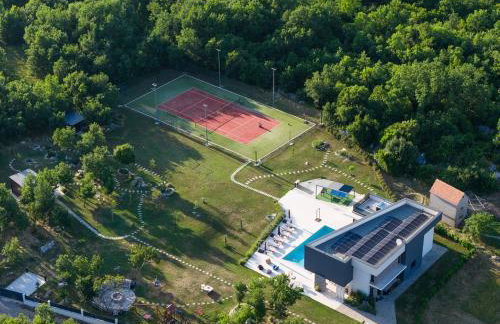 Villa Nella Foresta with private 66sqm heated pool, Whirlpool, Tennis court, Gym, Billiards, 4 en-suite bedrooms - Foto 5