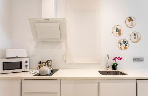 R&C APARTMENTS CLOSE to CENTER - Photo 8