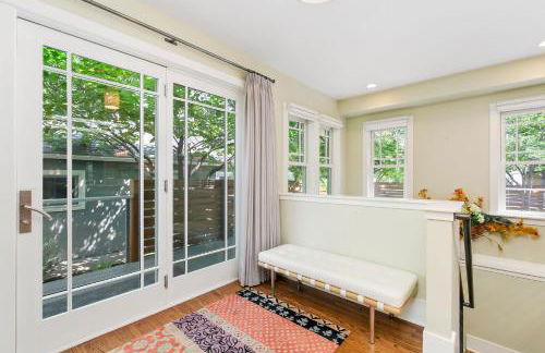 Maple Courtyard - Old Town with King Suite & Piano - Foto 11