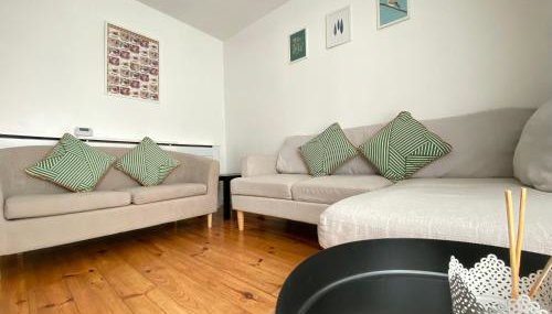 3 Bedroom House with Free Parkings, Close to City Centre and Transportation Links, at Gateshead, Newcastle upon Tyne - Foto 2