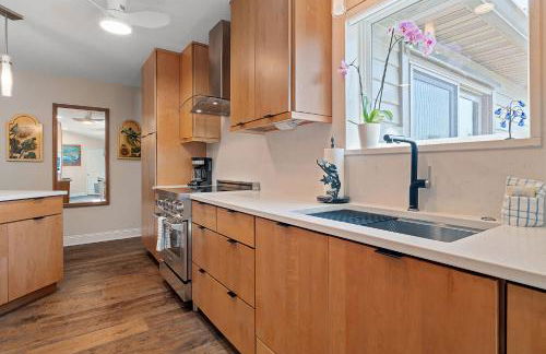 Tropic Bliss l Backyard Oasis l Mins to DNTN - Foto 15