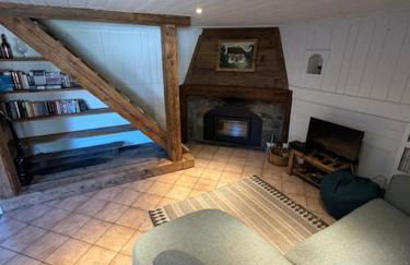 Beautiful 3 Star renovated Apt Sleeps 7 - Photo 8