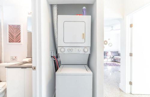 Renovated Apts with Kitchen, Fast WiFi, Smart TV, Roku & Pool Onsite 4 mi to Surfside Beach - Foto 16