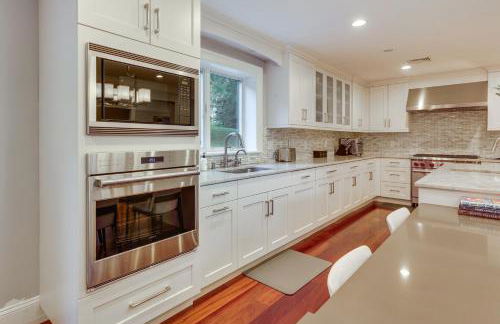 Hudson River Views Briarcliff Manor Home with Deck - Foto 8