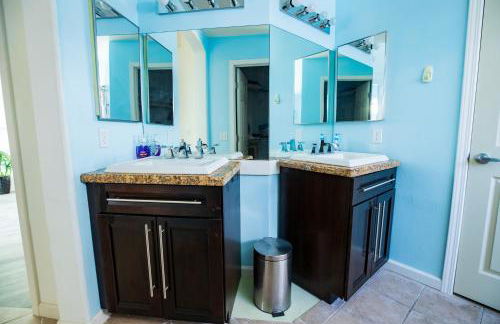 Luxury 1900 SQ FT House Huge 46 FT Pool & Hot SPA - Foto 16