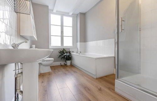 Ultra Luxury Central 2 BR Apartment By AltoLuxoExperience Short Lets & Serviced Accommodation With Free Wifi & Parking - Foto 3