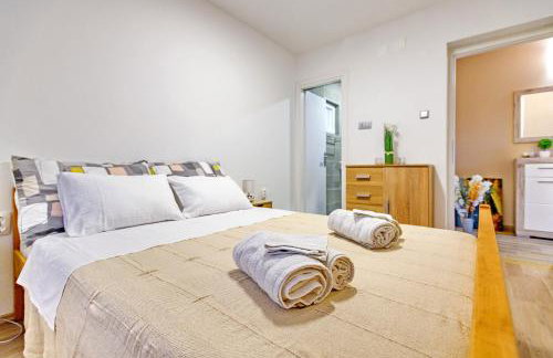 Countryside holiday home - pool - big terrace - Foto 46