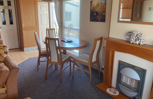 2 Bedroom Caravan at Heacham Beach With Decking - Foto 8