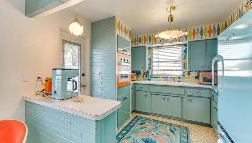 Lanai and Pet Friendly! Retro-Chic Sarasota Home! - Foto 4