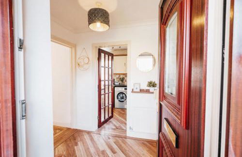 Booker Avenue House - 4 bedroom house with garden and parking - Foto 3