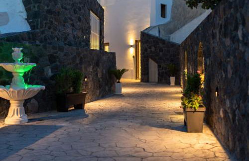 NEW Yiota Collection 4 Suites & 4 Prive Jacuzzi - Foto 141