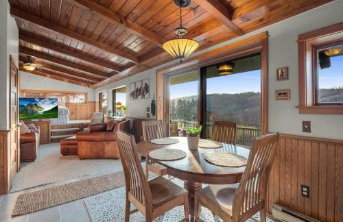 The Eagles Nest, Couples Escape - Hot Tub & Views! - Foto 66