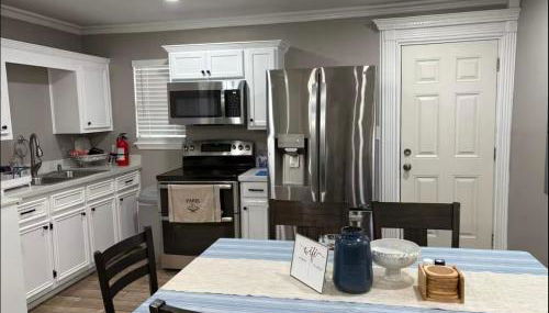 3 BR 3 Bath Airport SpaceX LNG WashDry Private Yard Deck Pets - Foto 5, stove, toaster