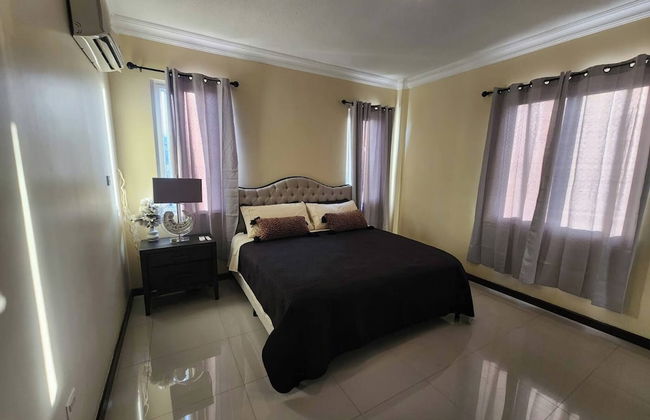 "golden Triangle" Kingston Jamaica, West Indies - Foto 3