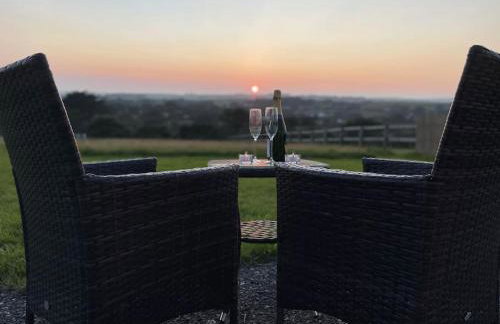 WildView Cosy Glamping with Outdoor Bath and stunning scenery - Foto 23