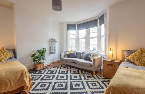 Large House, Garden, 3 Bedrooms - Foto 4