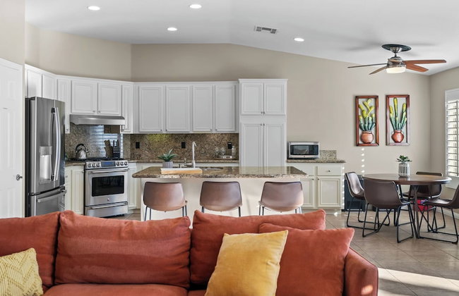La Quinta Desert Haven Luxe Stay w/ Private Pool, Hot Tub, Pool Table - Foto 100