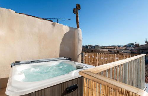 Le 11 JACUZZI avec Terrasses Clim Netflix Parking - Foto 9