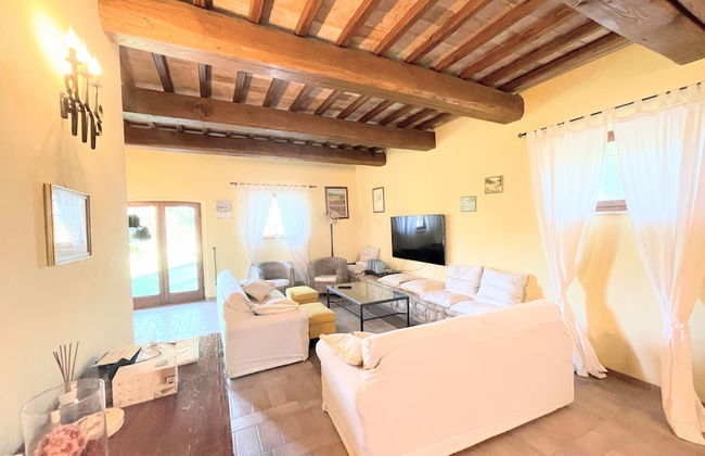 Detached Villa - Sleeps 10 - Pool - Pergola - Playground for Children - Wifi - Foto 24