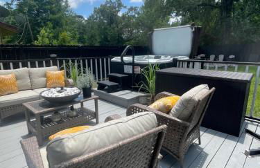 Tiny Home Hot Tub Privacy Fence Fire Pit Peaceful Neighborhood near Bogue Chitto State Park - Foto 1