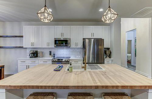 6BD Retreat for 14 with Fire Pit Patio & Lake Access - Foto 39