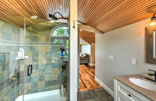Unmatched Lakefront Home! - Foto 10