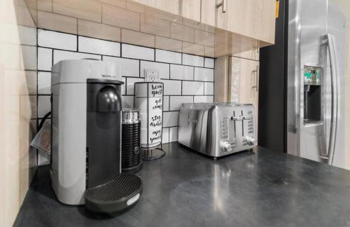 2 Homes • Hot Tubs x2 • Heated Pool • Fire Pit - Foto 36